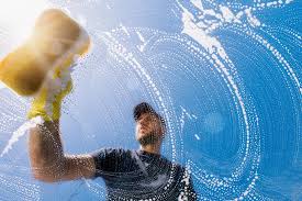 Reinigungsteam bei der Arbeit